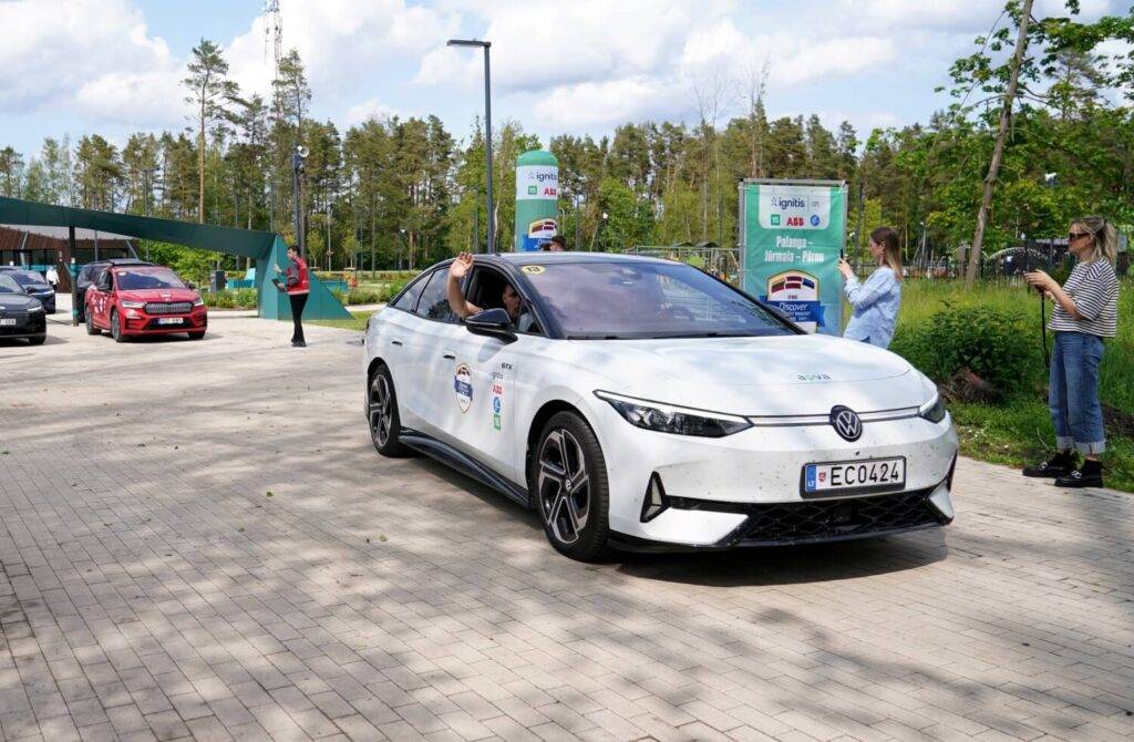 Noslēgušās vienpadsmitās “Ignitis ON” elektroauto sacensības: uzvaru svin arī ekipāža no Latvijas 10 Noslēgušās vienpadsmitās “Ignitis ON” elektroauto sacensības: uzvaru svin arī ekipāža no Latvijas