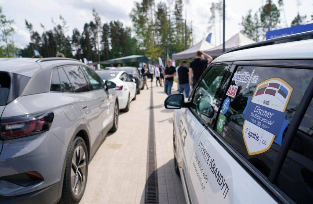 Noslēgušās vienpadsmitās “Ignitis ON” elektroauto sacensības: uzvaru svin arī ekipāža no Latvijas 12 Noslēgušās vienpadsmitās “Ignitis ON” elektroauto sacensības: uzvaru svin arī ekipāža no Latvijas