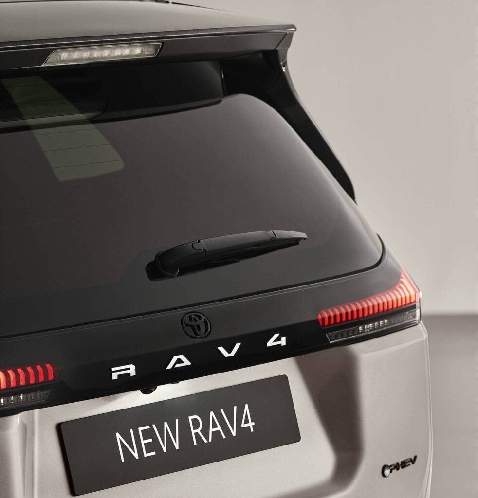 Toyota iepazīstina ar jaunās paaudzes RAV4 12 Toyota iepazīstina ar jaunās paaudzes RAV4