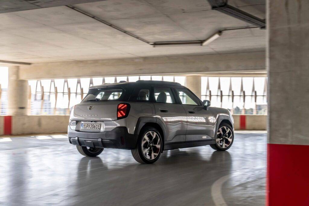 Pilnībā elektriskais MINI Aceman: pilsētas supervaronis un sabiedrotais ceļojumos 16 Pilnībā elektriskais MINI Aceman