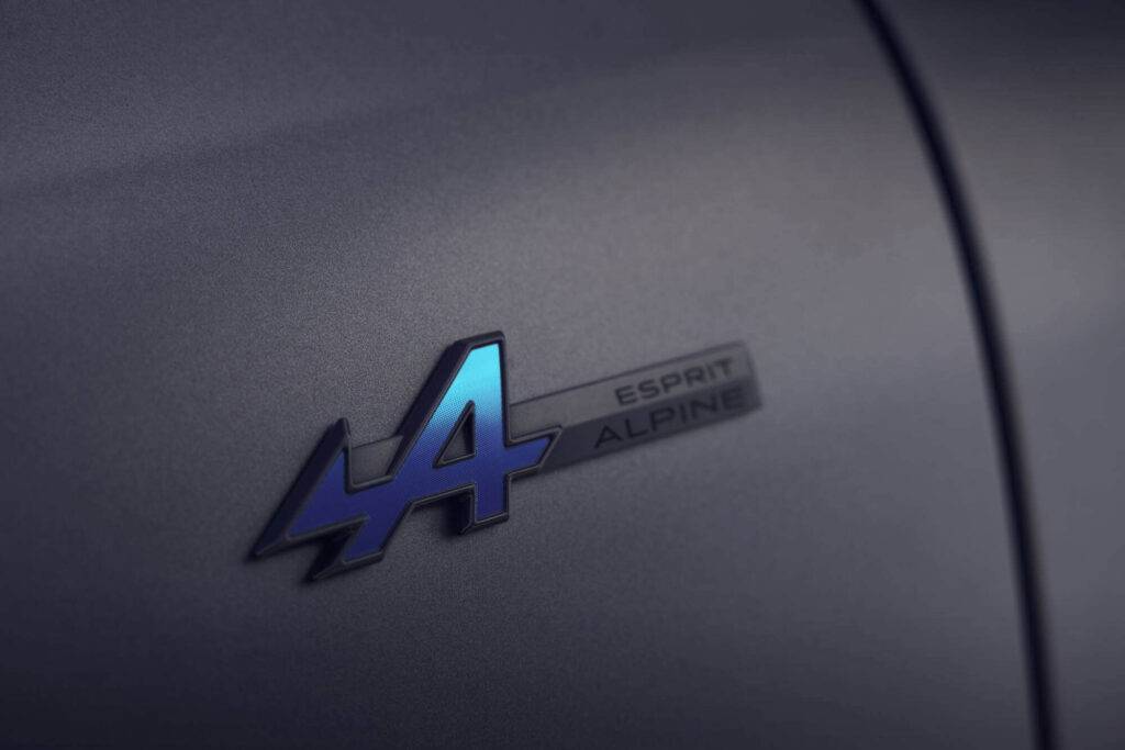 SCENIC E-TECH ELECTRIC – jaunas funkcijas, kas dzīvi elektroautomobilī padara vienkāršāku un daudz patīkamāku 20 SCENIC E-TECH ELECTRIC