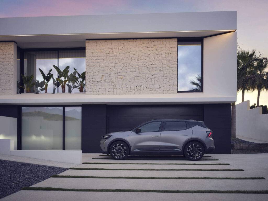 SCENIC E-TECH ELECTRIC – jaunas funkcijas, kas dzīvi elektroautomobilī padara vienkāršāku un daudz patīkamāku 24 SCENIC E-TECH ELECTRIC