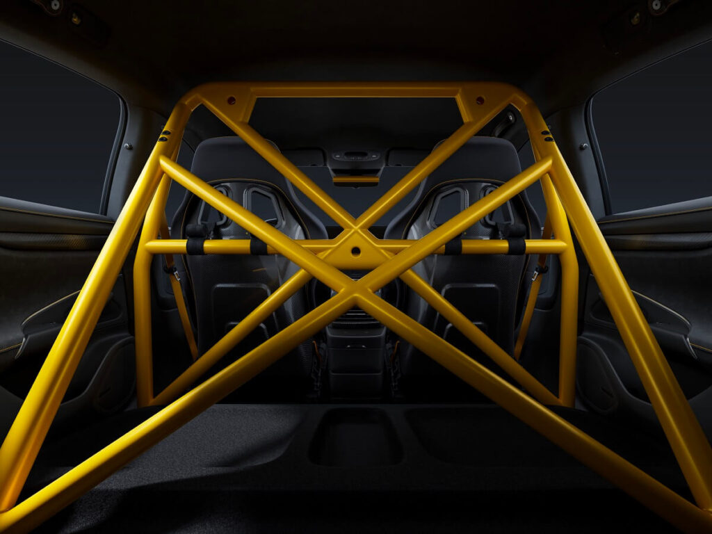 “Xiaomi” elektromobiļi prezentē trases iekarošanai paredzēto “Track Package” un ekskluzīvo “Nürburgring Limited Edition” versiju 