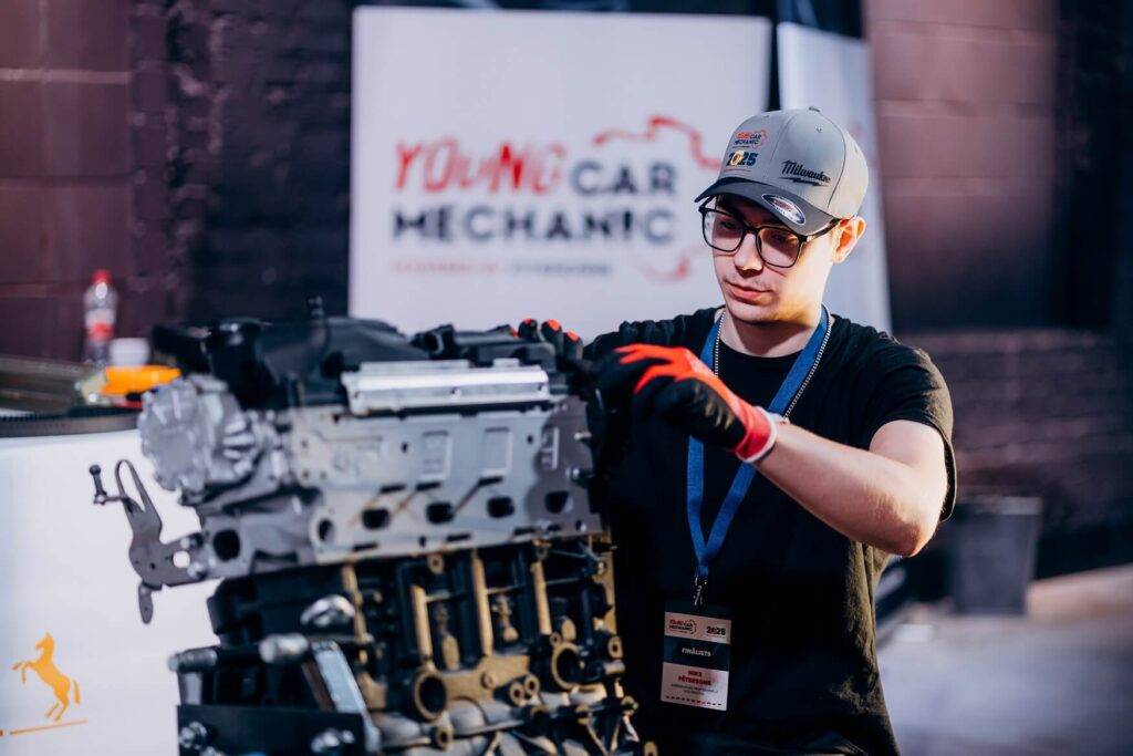 Starptautiskā jauno automehāniķu konkursā uzvar latvietis 12 Starptautiskā jauno automehāniķu konkursā uzvar latvietis