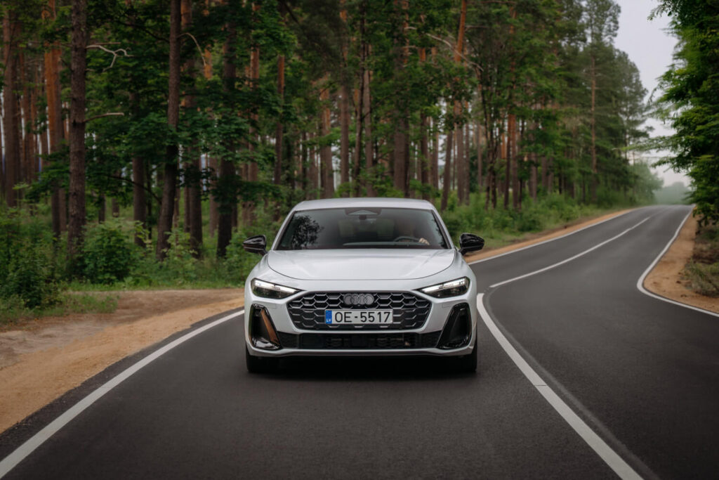 Jaunais Audi A5 e-hybrid Latvijā: sportiska elegance un pārliecinoša elektriskā sniedzamība 15 Jaunais Audi A5 e-hybrid Latvijā
