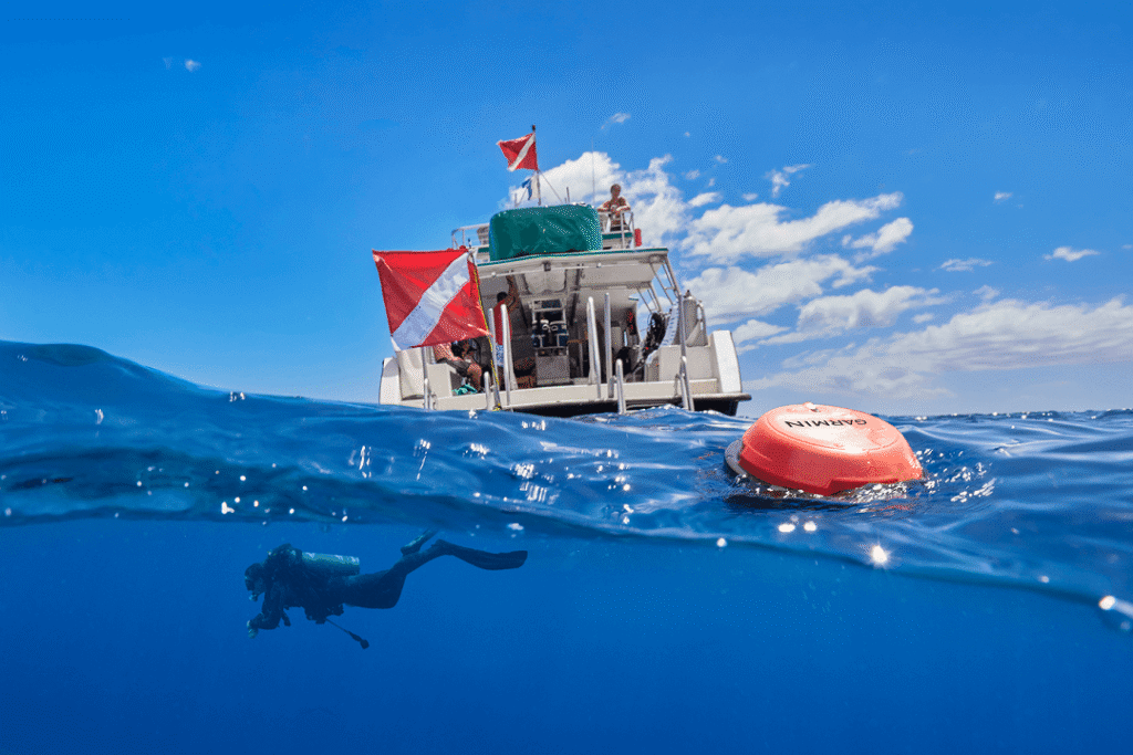 Garmin uzlabo niršanas drošības tehnoloģiju ar revolucionāru Descent S1 nirēju sakaru boju