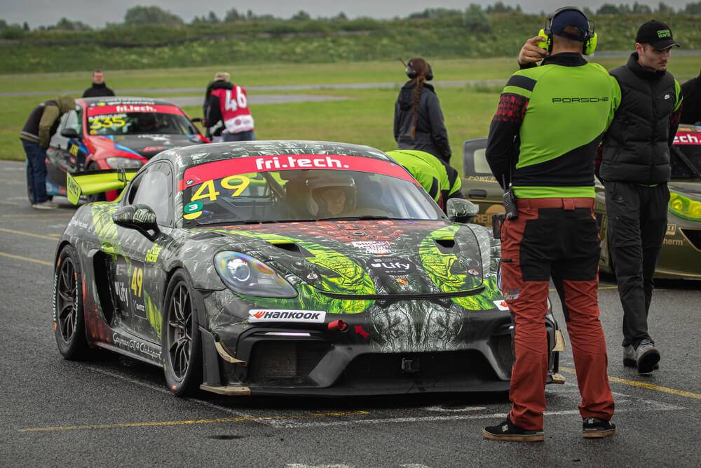 “Porsche Latvia Racing Team” savu uzvaru sēriju turpina arī Pērnavā 10 “Porsche Latvia Racing Team” savu uzvaru sēriju turpina arī Pērnavā