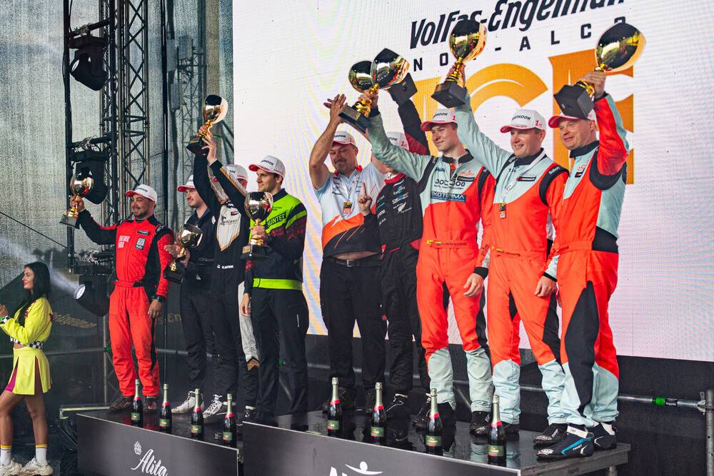 “Porsche Latvia Racing Team” uz goda pjedestāla arī leģendārajā 1006 km sacīkstē Palangā 9 “Porsche Latvia Racing Team” uz goda pjedestāla arī leģendārajā 1006 km sacīkstē Palangā