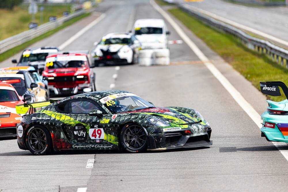 “Porsche Latvia Racing Team” uz goda pjedestāla arī leģendārajā 1006 km sacīkstē Palangā 13 “Porsche Latvia Racing Team” uz goda pjedestāla arī leģendārajā 1006 km sacīkstē Palangā