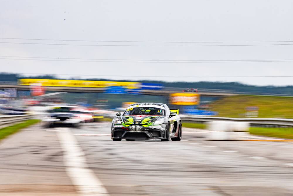 “Porsche Latvia Racing Team” uz goda pjedestāla arī leģendārajā 1006 km sacīkstē Palangā 12 “Porsche Latvia Racing Team” uz goda pjedestāla arī leģendārajā 1006 km sacīkstē Palangā