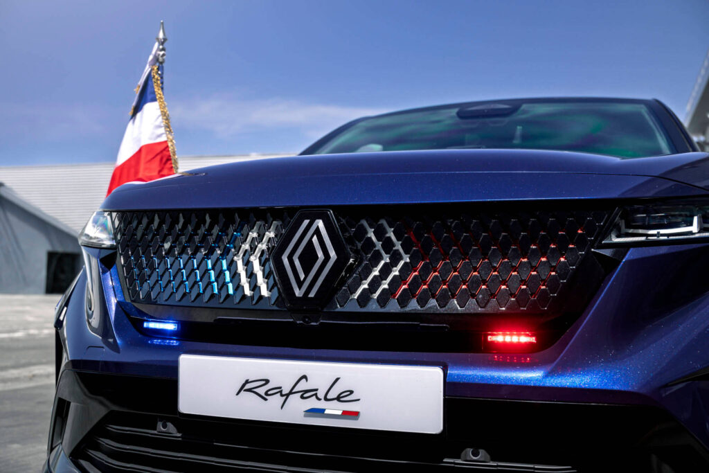 Prezidentālais Renault Rafale: Francijas prezidentūras prasībām pielāgots unikāls transportlīdzeklis 22 Prezidentālais Renault Rafale