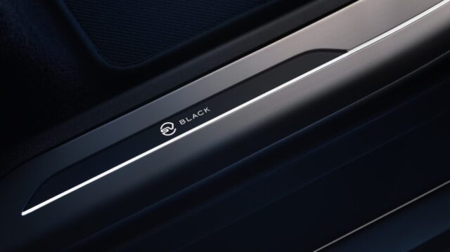 Range Rover Sport SV Black Edition 10 (1) Viss melnā – jaunais RangeRover Sport SV Black Edition