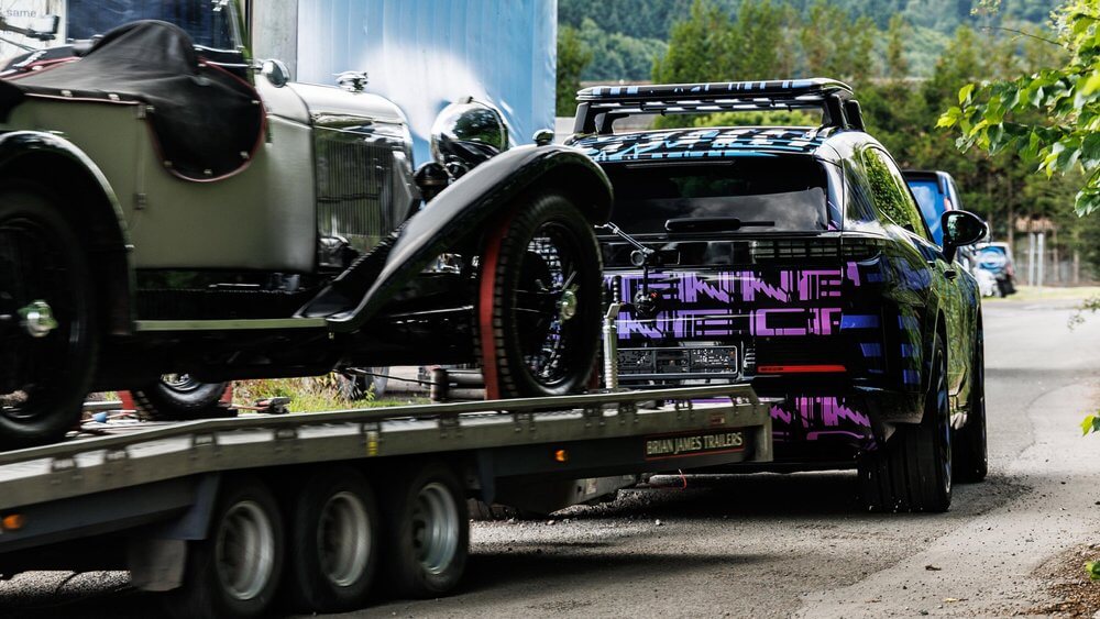 Maskētais “Cayenne Electric” demonstrē jaudu un praktiskumu 19 Maskētais “Cayenne Electric” demonstrē jaudu un praktiskumu