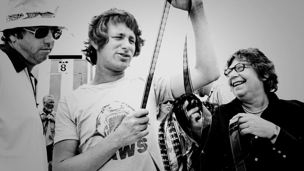 Bailes tuvplānā: “Žokļu efekts”, kas mainīja kino un haizivju likteni