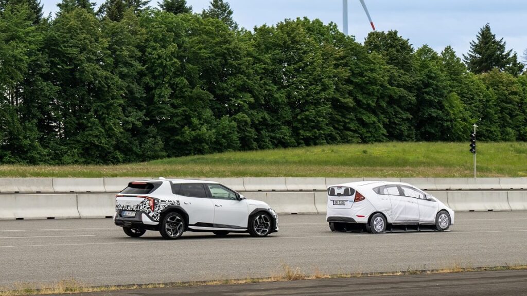 Jaunā Kia EV4: nepārspējama drošība un ērtības jau bāzes versijā 14 Jaunā Kia EV4