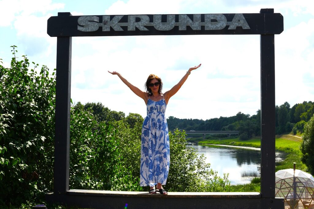 Uz Skrundas muižu ar stilu – kopā ar Renault Espace