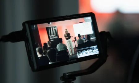 Pētījums: mākslīgā intelekta ambīcijas apsteidz organizāciju spēju pielāgoties pārmaiņām