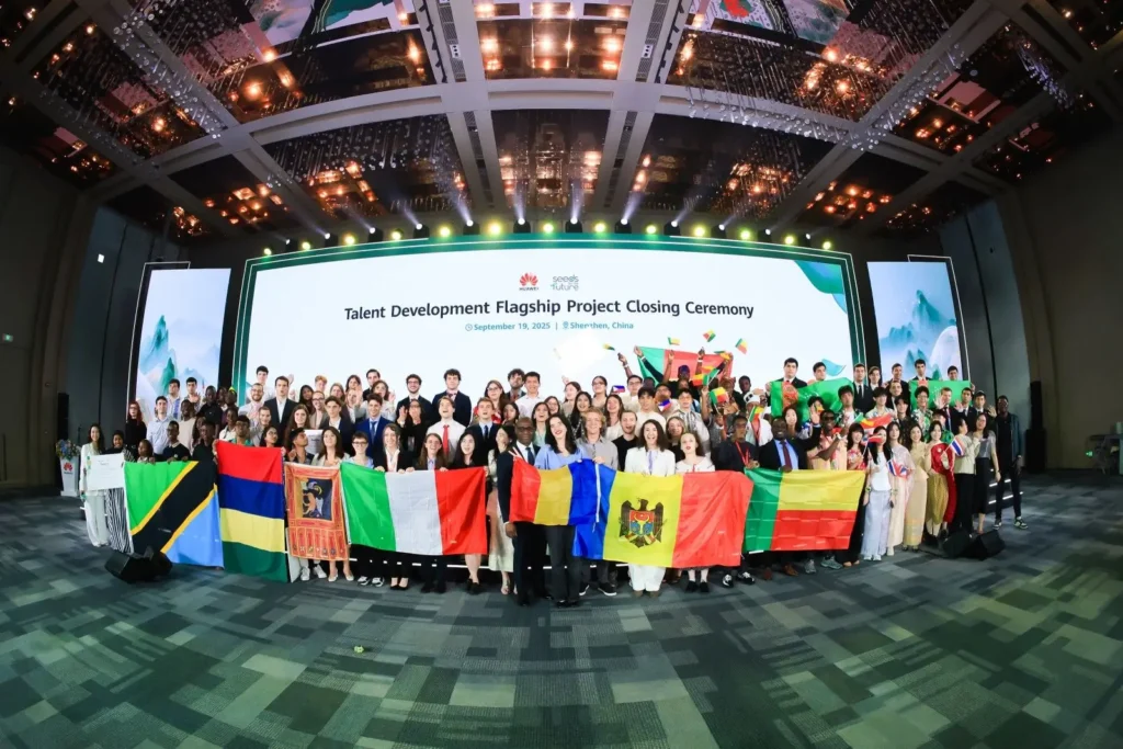 Huawei Seeds for the Future: divi studenti no Latvijas tehnoloģiju sirdī Ķīnā