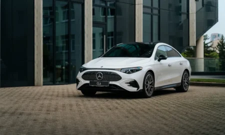 Vācu autobūve paaugstina likmes: Latvijā ieradies jaunās paaudzes elektromobilis Mercedes-Benz CLA