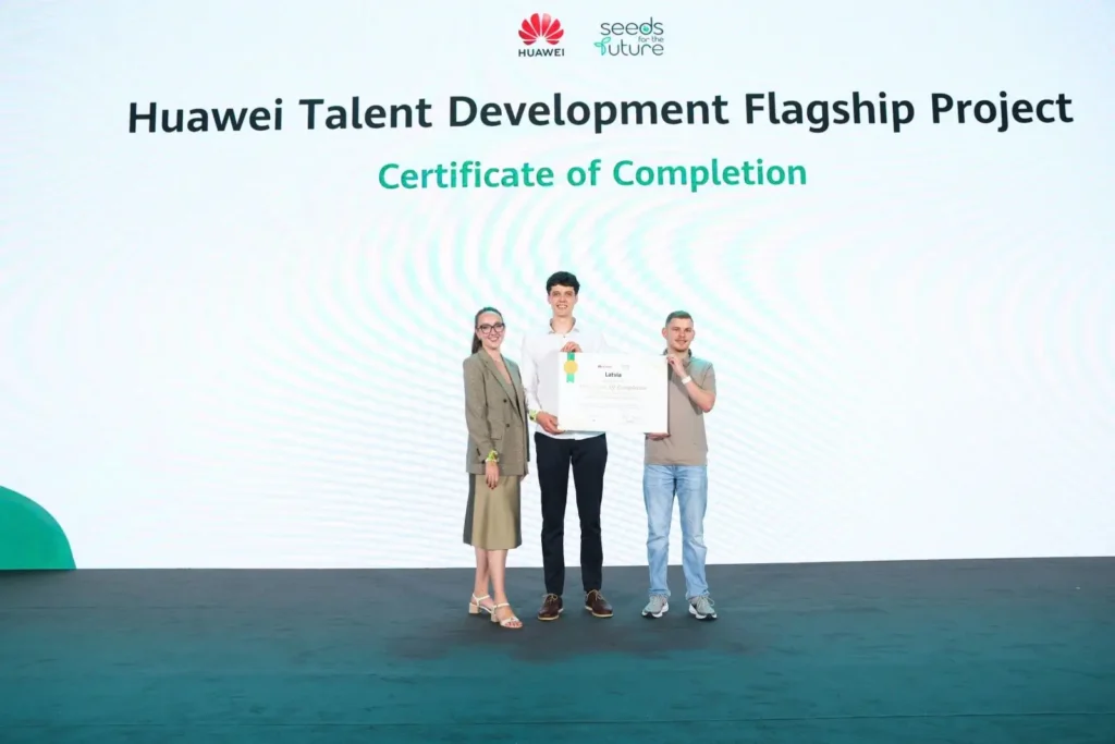 Huawei Seeds for the Future: divi studenti no Latvijas tehnoloģiju sirdī Ķīnā