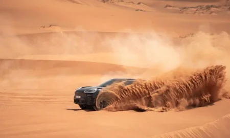 "Porsche" ekstremālos apstākļos testē jauno un pilnībā elektrisko "Cayenne"