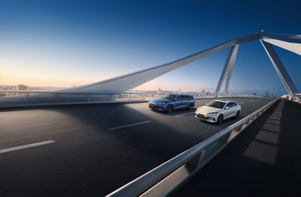 BYD prezentē jaunu ārējās uzlādes hibrīdu Eiropas tirgum SEAL 6 DM-i – ar vienu uzpildi var nobraukt līdz pat 1505 km 11 BYD prezentē jaunu ārējās uzlādes hibrīdu Eiropas tirgum SEAL 6 DM-i