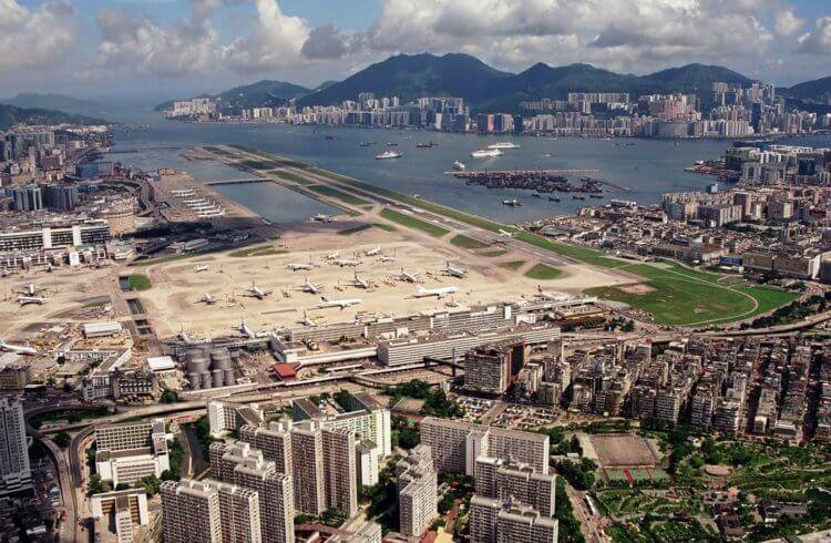 Bīstamākā lidosta pasaulē un kāpēc tā tika slēgta pirms 30 gadiem 4 Kai tak lidosta