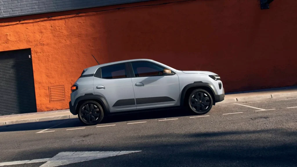 DACIA SPRING: Optimizēta braukšanas pieredze par pieejamu cenu 14 DACIA SPRING: Optimizēta braukšanas pieredze par pieejamu cenu