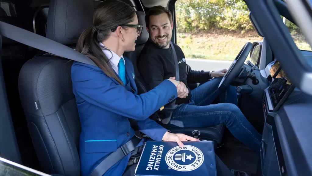 Maksimāli piekrauts Kia PV5 Cargo uzstāda Ginesa pasaules rekordu – gandrīz 700 kilometri ar vienu uzlādi 14 Maksimāli piekrauts Kia PV5 Cargo uzstāda Ginesa pasaules rekordu