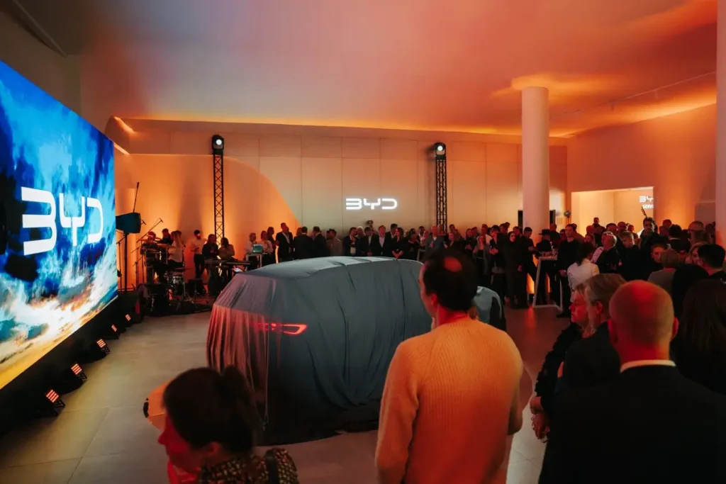 Inchcape Motors atklāj pirmo BYD autocentru Latvijā