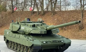 Pirmie Leopard 2 A8 kaujas tanki tiek aprīkoti ar RAFAEL izstrādāto TROPHY aktīvās aizsardzības sistēmu