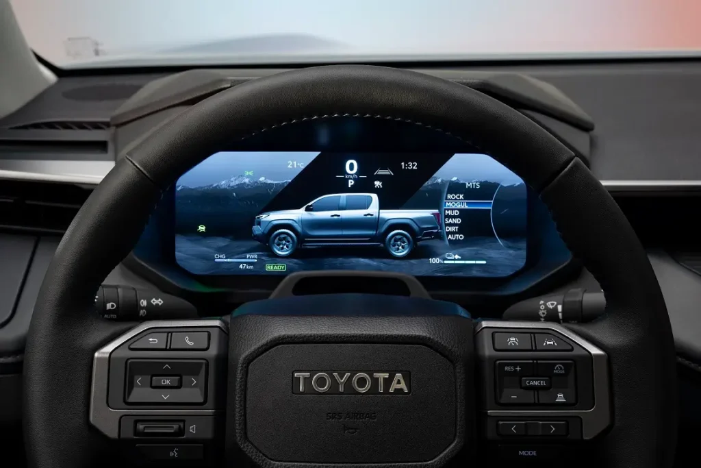 Toyota izziņo jaunās paaudzes Hilux, tostarp pirmo akumulatora elektrisko versiju