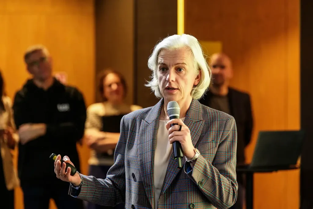 Svinīgi atklāj starptautiskās mākslīgā intelekta kopienas “AI Salon” Rīgas nodaļu 11 Svinīgi atklāj starptautiskās mākslīgā intelekta kopienas “AI Salon” Rīgas nodaļu