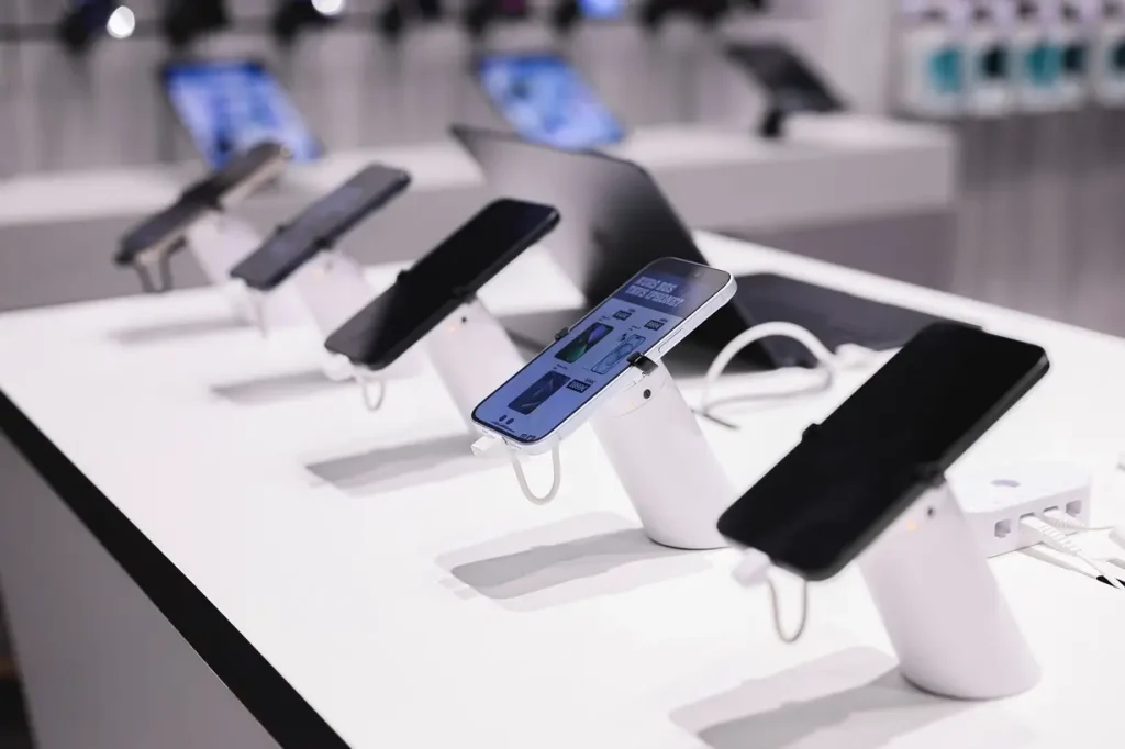 “Tele2” dati atklāj – 63 % mobilo telefonu Latvijā tiek iegādāti uz nomaksu 5 “Tele2” dati atklāj – 63 % mobilo telefonu Latvijā tiek iegādāti uz nomaksu